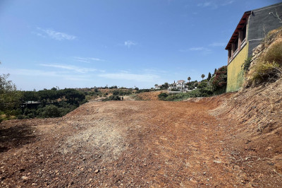 Land in Estepona - Image 2