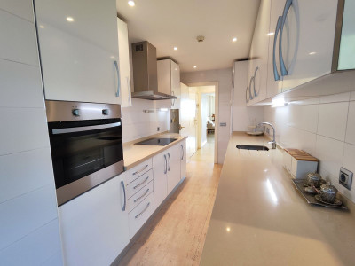 3 Bedroom Middle Floor Apartment in Estepona - Image 5