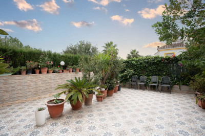 7 Bedroom Semi-Detached House in Estepona - Image 5