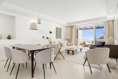 3 Bedroom Middle Floor Apartment in Nueva Andalucía - Image 2