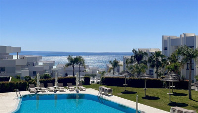 2 Bedroom Ground Floor Apartment in Manilva - Image 1