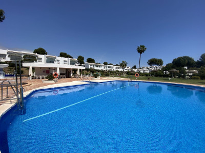 2 Bedroom Ground Floor Apartment in Miraflores - Image 1