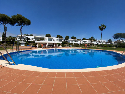 2 Bedroom Ground Floor Apartment in Miraflores - Image 2