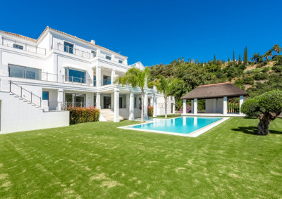 5 Bedroom Detached Villa in El Madroñal - Image 3