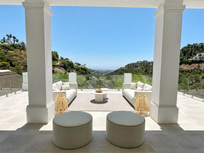 5 Bedroom Detached Villa in El Madroñal - Image 4