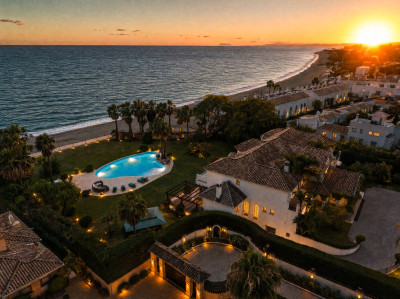 9 Bedroom Detached Villa in Estepona - Image 1