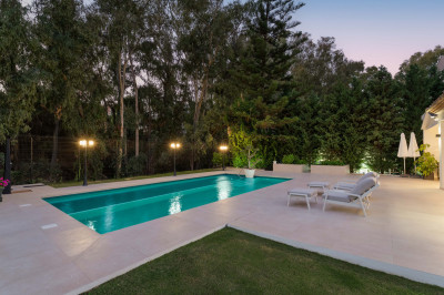 5 Bedroom Detached Villa in Nueva Andalucía - Image 2