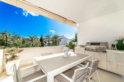 3 Bedroom Middle Floor Apartment in The Golden Mile - Image 4
