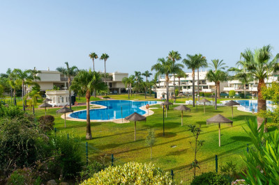 3 Bedroom Middle Floor Apartment in Nueva Andalucía - Image 1