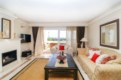 2 Bedroom Ground Floor Apartment in Los Monteros - Image 2