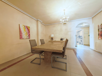 2 Bedroom Middle Floor Apartment in Nueva Andalucía - Image 4