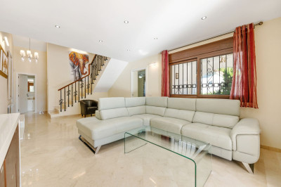 5 Bedroom Detached Villa in Atalaya - Image 2