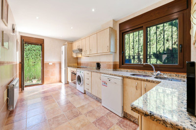5 Bedroom Detached Villa in Atalaya - Image 5