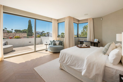 6 Bedroom Detached Villa in Benahavís - Image 5