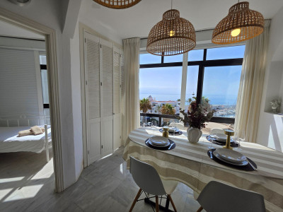 2 Bedroom Middle Floor Apartment in Marbella - Image 5