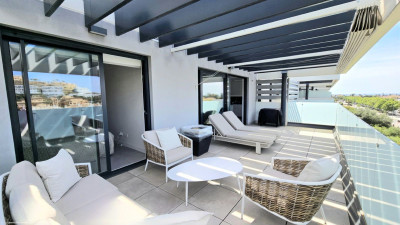 4 Bedroom Middle Floor Apartment in La Cala de Mijas - Image 3