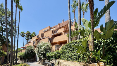 3 Bedroom Middle Floor Apartment in Casares Playa - Image 2