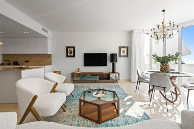 2 Bedroom Middle Floor Apartment in New Golden Mile - Image 3
