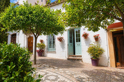4 Bedroom Townhouse in Estepona - Image 1