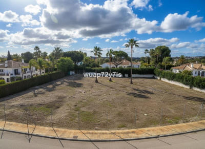 Land in Guadalmina Baja - Image 1