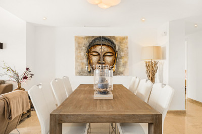 3 Bedroom Middle Floor Apartment in Elviria - Image 5