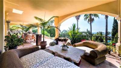 6 Bedroom Detached Villa in Sierra Blanca - Image 3
