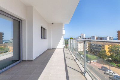 3 Bedroom Middle Floor Apartment in Benalmadena - Image 1