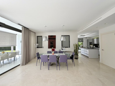 3 Bedroom Detached Villa in Nueva Andalucía - Image 5