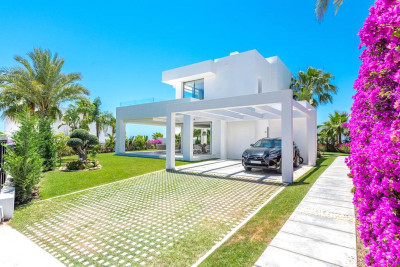 5 Bedroom Detached Villa in Marbella