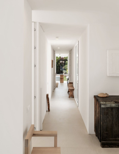 4 Bedroom Detached Villa in El Paraiso - Image 4