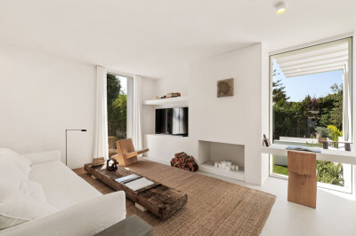 4 Bedroom Detached Villa in El Paraiso - Image 5