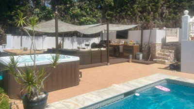 6 Bedroom Detached Villa in Mijas - Image 3