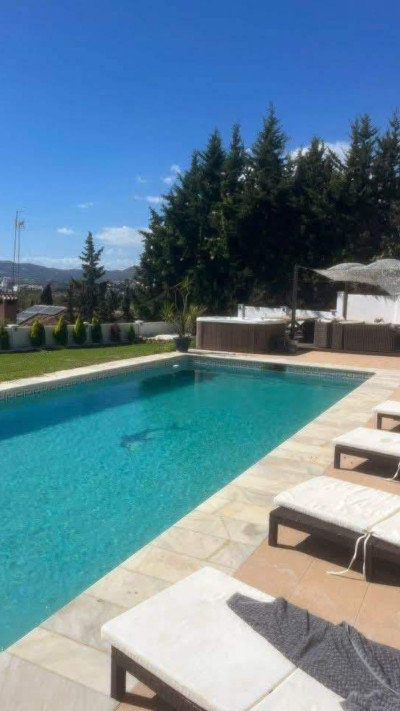 6 Bedroom Detached Villa in Mijas - Image 4