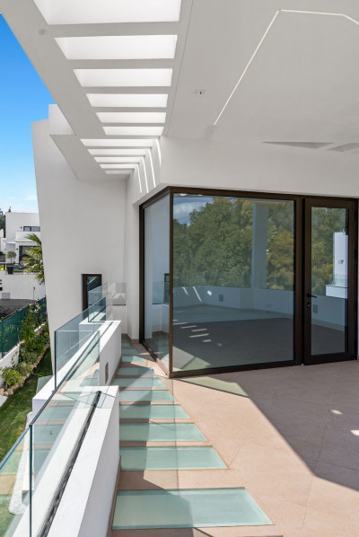 4 Bedroom Detached Villa in Atalaya - Image 5