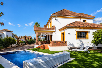 4 Bedroom Detached Villa in San Pedro de Alcántara - Image 1
