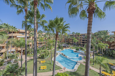 3 Bedroom Middle Floor Apartment in Costalita - Image 2