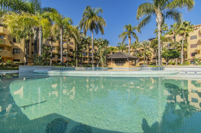 3 Bedroom Middle Floor Apartment in Costalita - Image 5