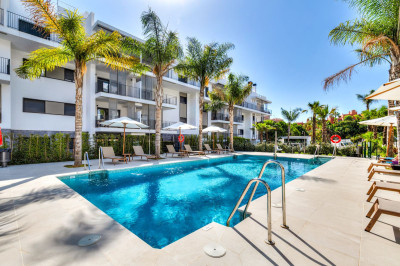2 Bedroom Ground Floor Apartment in Estepona - Image 1