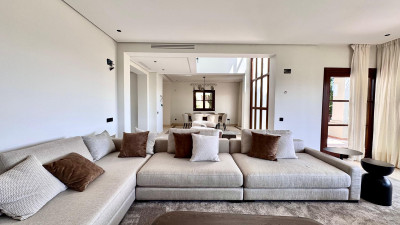 6 Bedroom Detached Villa in The Golden Mile - Image 2
