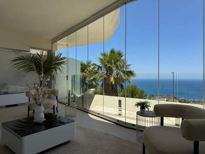 2 Bedroom Middle Floor Apartment in Benalmadena - Image 4