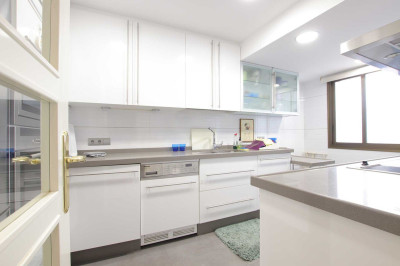 2 Bedroom Middle Floor Apartment in Nueva Andalucía - Image 4
