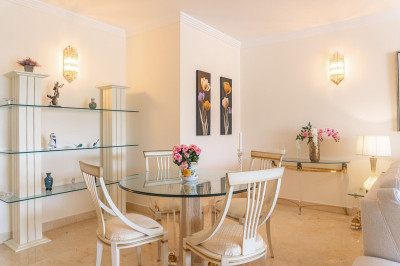 2 Bedroom Middle Floor Apartment in Miraflores - Image 4