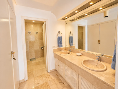 2 Bedroom Ground Floor Apartment in Guadalmina Baja - Image 5