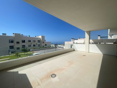 3 Bedroom Ground Floor Apartment in Benalmadena - Image 5