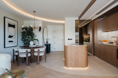 2 Bedroom Middle Floor Apartment in The Golden Mile - Image 2