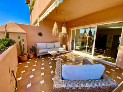 2 Bedroom Middle Floor Apartment in Guadalmina Baja - Image 2