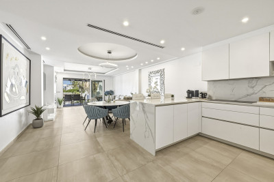 3 Bedroom Penthouse Duplex in Puerto Banús - Image 4
