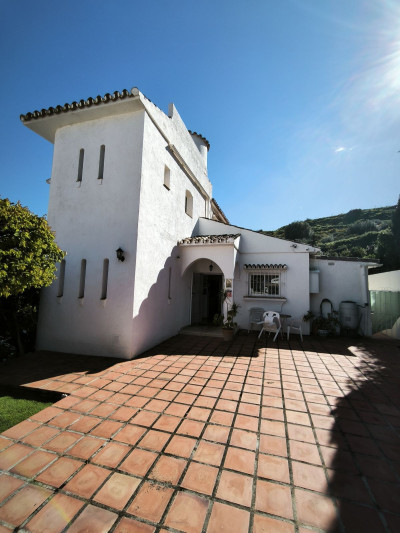 5 Bedroom Detached Villa in Cerros del Aguila - Image 4