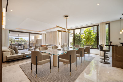 5 Bedroom Ground Floor Apartment in Marbella - Image 3