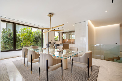 5 Bedroom Ground Floor Apartment in Marbella - Image 5